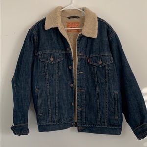 vintage Levi’s jean jacket with sherpa inside